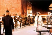Kaiserin Wan Jung (Joan Chen)