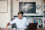 Bertolt Meyer macht einen Bluttest auf Nahrungsmittelunverträglichkeiten. Der Hersteller verspricht detaillierte Ernährungsempfehlungen.