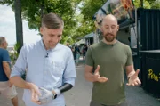 Der Soziologe Daniel Kofahl (re.) erkennt im Essen eine sinnstiftende Funktion: Wer in früheren Zeiten bestimmte Lebensmittel konsumierte, durfte sich als Teil der Oberschicht sehen. Heute sorgt dagegen der Verzicht für Distinktion.
