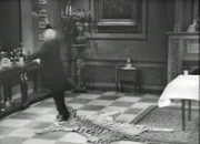 Legendärer «Stolperstein»: Freddie Frinton als Butler James.
