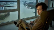 Freddie Klink (Sam Crane) ist Milliardär.