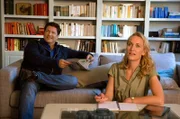 Christian (Francis Fulton Smith, l.) und Tanja (Christina Athenstädt, r.) sind angenehm überrascht, von Lottes neuen Zukunftsplänen.