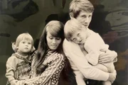 Udo Jürgens mit seiner ersten Ehefrau Panja sowie den Kindern John und Jenny