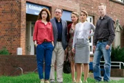 Nora (Loretta Stern), Hinrichs (Thomas Kügel), Maike (Katja Danowski), Wibke (Nora Binder) und Rayk (Martin Wißner) warten auf den Polizeipräsidenten.