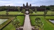 Die Tempelanlage von Angkor Wat aus dem 12. Jahrhundert ist das Wahrzeichen Kambodschas.
