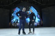 Wladimir Kaminer mit einer ehemaligen Weltmeisterin im Eiskunstlauf: Denise Biellmann. Sie war lange Zeit der Star bei Holiday On Ice.