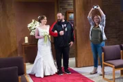 V.l.: Kendra Gable (Taylor Spreitler), Kevin Gable (Kevin James), Sara Gable (Mary-Charles Jones)