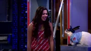 v.li: Phoebe Thunderman (Kira Kosarin), Dr. Colosso
