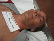 (4. Staffel) - Dr. Jan Garavaglia, eine der renommiertesten Pathologinnen in den USA, gibt einen Einblick in ihre Arbeit und erklärt, wie sie zusammen mit ihrem Team bei der Lösung komplizierter Mordfälle hilft und medizinische Absonderlichkeiten aufklärt.
