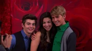 L-R: Max Thunderman (Jack Griffo), Phoebe Thunderman (Kira Kosarin), Cole Campbell (Logan Shroyer)