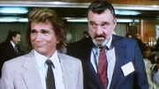 Der Glaubenszwang Jonathan (Michael Landon, l.) und Mark (Victor French, r.) freuen sich.
