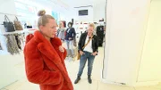 Kandidatin Tanja (l.) mit ihrer Shoppingbegleitung Nina