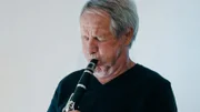 Liedermacher und Mundartsänger Tinu Heiniger bei der Bandprobe im Rahmen des Projekts «I’ll Remember You»