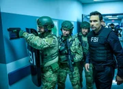 Assistant Special Agent in Charge Jubal Valentine (Jeremy Sisto, r.)