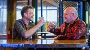 (v.li.): Kevin Rankin (Bryce), Dean Norris (Uncle Daddy).