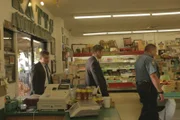Als eine Reihe von gewalttätigen Raubüberfällen die Einwohner von Colorado Springs in Panik versetzt, untersuchen Lt Joe Kenda (Carl Marino, M.) und sein Team den letzten Tatort in einem Supermarkt, um dem maskierten und irren Schützen zu finden ...