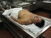 (4. Staffel) - Dr. Jan Garavaglia, eine der renommiertesten Pathologinnen in den USA, gibt einen Einblick in ihre Arbeit und erklärt, wie sie zusammen mit ihrem Team bei der Lösung komplizierter Mordfälle hilft und medizinische Absonderlichkeiten aufklärt.