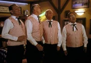 Mark (Dick Van Dyke, 2.v.r.) und drei Freunde treten als Barber-Shop-Quartett im "Barbeque Bob's" auf.