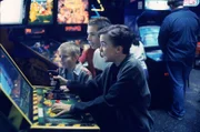 L-R: Dewey (Erik Per Sullivan), Reese (Justin Berfield), Malcolm (Frankie Muniz)