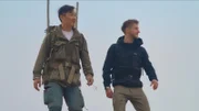 Ash Dykes (r.) mit Herrn Wu Xinlei (Überlebensexperte) in der Maowusu-Wüste in der Stadt Yulin