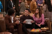(v.l.n.r.) Swish (Michael Cimino); Juan (Mark Consuelos); Raquel (Constance Marie)
