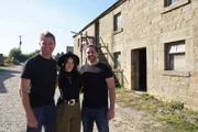 (v.l.n.r.) George Clarke; Erin; Olly