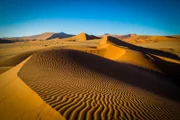 Die Sanddünen Namibias zählen zu den ältesten und größten der Welt. Sie erreichen 300 Meter Höhe.
