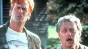 Eine Folge der Gegenwart: Produktionsleiter Rob (Bruce Campbell, sonst "Autolycus") erzählt Paul (Michael Hurst, sonst "Iolaus") von seiner Idee, die Figur Iolaus aus der Serie zu streichen. Kein Wunder, dass Paul nicht gerade begeistert ist...