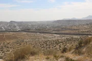 Die mexikanisch-US-amerikanische Grenze in El Paso, Texas, erstreckt sich über mehrere Kilometer Land, das von Grenzschutzbeamten patrouilliert wird. (National Geographic für Disney)
