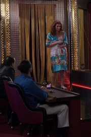 Debra Messing (Grace Adler).