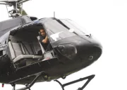 Bei einem gefährlichen Einsatz: Steve (Alex O'Loughlin) ...