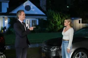 Barney (Neil Patrick Harris, l.); Sophie (Hilary Duff, r.)