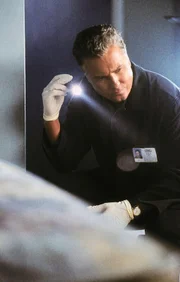 Grissom (William Petersen) und sein Team beschäftigen sich mit der Aufklärung von mehreren Raubüberfällen, bei denen die Täter keinerlei Skrupel zeigen.
