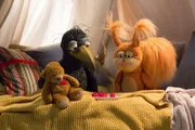 Rudi (Lennart Morgenstern) und Ella (Anna Menzel) haben eine echte Erdbeer-Familie! Und Teddy natürlich als Bärenbruder. So eine schöne Familie wünschen sie auch Prinzessin Aubergine aus ihrer Geschichte.