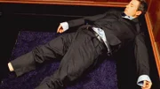 Der Körper des schwer reichen Bob Fairmont (Spencer Garrett) wird im Aufzug eines Hotels gefunden, doch die Todesursache ist nicht eindeutig. Das CSI-Team nimmt die Ermittlungen auf.