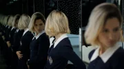 Charlie (Aloïse Sauvage) wird beobachtet.