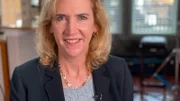 Linda Dunn: Fakultätsdirektor, Masterstudiengang Supply Chain Management an der School of Continuing Studies der Georgetown University (Supply Chain Professor) Die Verwendung des sendungsbezogenen Materials ist nur mit dem Hinweis und Verlinkung auf RTL+ gestattet.