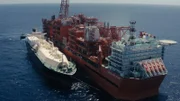 NZZ Format Gas aus Afrika – Europas neue Energiequelle? Zwei Schiffe