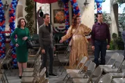 (v.l.n.r.) Karen Walker (Megan Mullally); Will Truman (Eric McCormack); Grace Adler (Debra Messing); Jack McFarland (Sean Hayes)