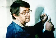 Da das Geschäft mit Johns (Ralph Waite) Mühle nicht gut läuft, beschließt er, einen Bürojob in der Stadt anzunehmen.