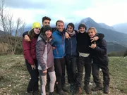 Wildniscoach Tobi und die sechs Abenteurer sind ein starkes Team.