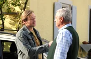 Joseph erkennt, dass sein Sohn innerlich zerissen ist, weil er Maria immer noch liebt. Von links: Gregor (Holger M. Wilhelm) und Joseph Brunner (Wilhelm Manske).