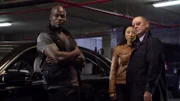 L-R: Dembe Zuma (Hisham Tawfiq), Luli Zeng (Deborah S. Craig) und Raymond 'Red' Reddington (James Spader)