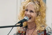I'll remember you, Die Serie, Staffel 1, Folge 2, Jodel-Techno-Musikpionierin Christine Lauterburg bei der Bandprobe im Rahmen des Projekts «I’ll Remember You»