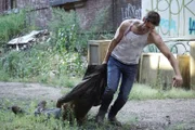 Ryan Eggold (Tom Keen).