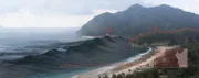 Am Strand von Lhoknga, Sumatra türmte sich eine Monsterwelle von über 30 Metern auf. Sie erreichte sogar Stellen, die unfassbare 50 Meter über normaler Meereshöhe lagen.