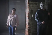 Celina Juarez (Lisseth Chavez) folgt auf ihrem Heimweg in der Dunkelheit einem unheimlichen Geräusch, das sie in ein leerstehendes Gebäude führt. Eine Falle?