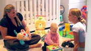 Virginia, Ayvabelle und Peaches spielen miteinander.