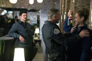 V.l.: Otis (Yuri Sardarov), Hermann (David Eigenberg), Chili (Dora Madison) +++ Die Verwendung des sendungsbezogenen Materials ist nur mit dem Hinweis und Verlinkung auf RTL+ gestattet.