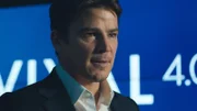Dr. Alex Hoffman (Josh Hartnett)